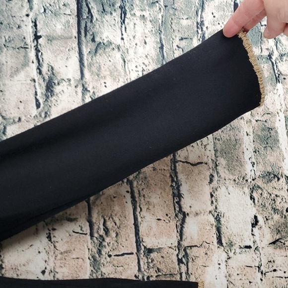 Apart Impressions | Retro Y2K Black and Tan Cardigan Sweater - Picture 5 of 7